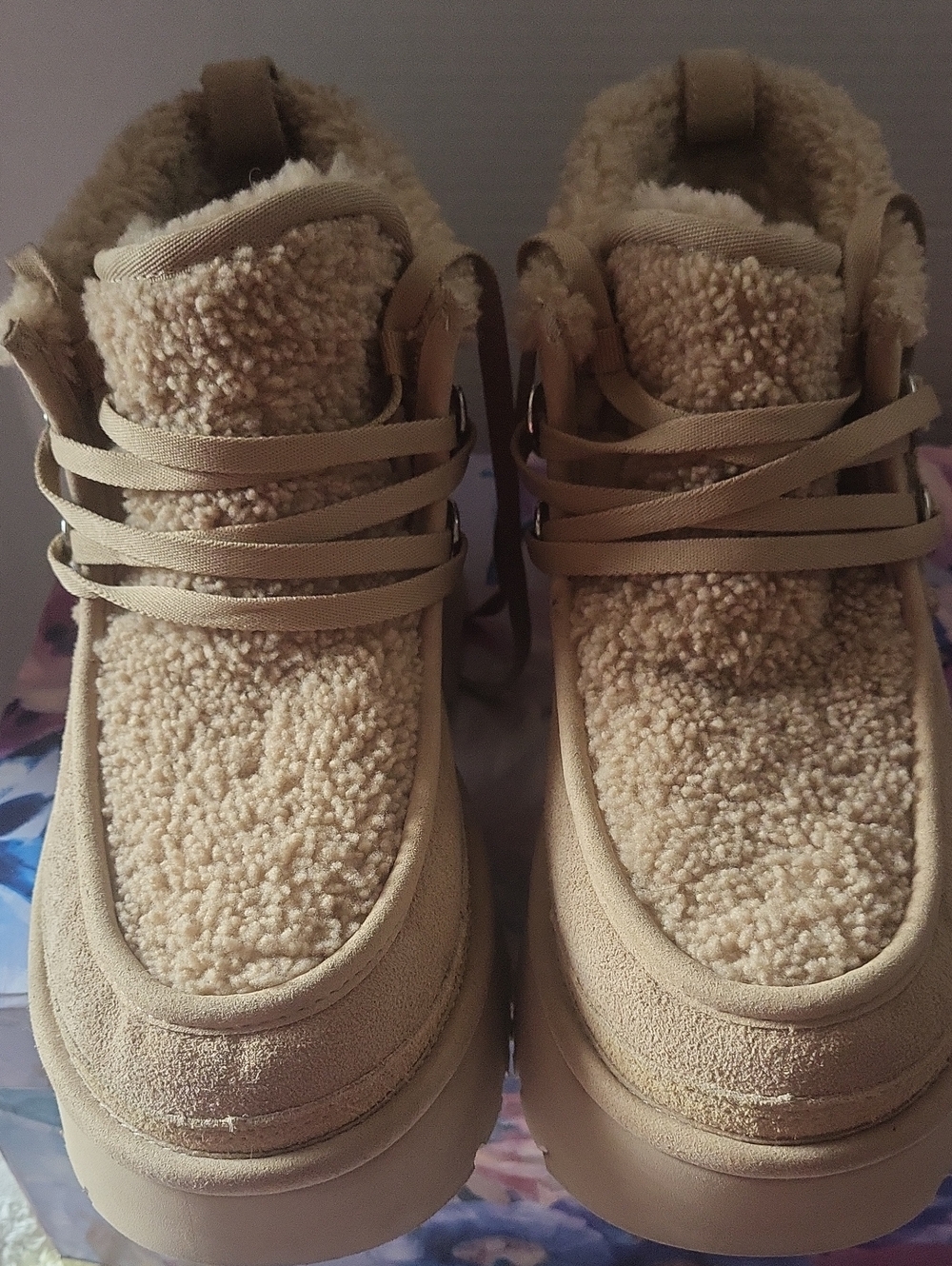UGG Women's Tan Shearling Platform Lace-Up Ankle Boots WO's Size 10 - Picture 10 of 12